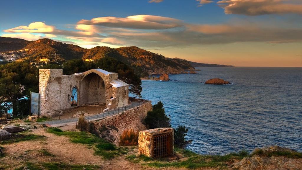 Lets Holidays Cozy Apartment 70 M. From The Beach In Tossa トッサ・デ・マール エクステリア 写真